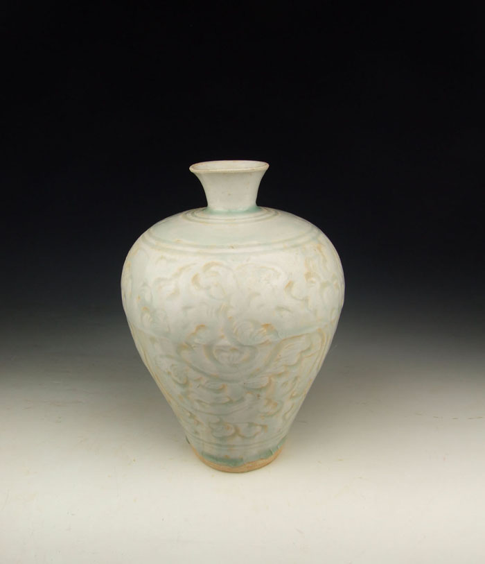 One Jingdezhen Kiln Qingbai Glaze Porcelain Plum Vase