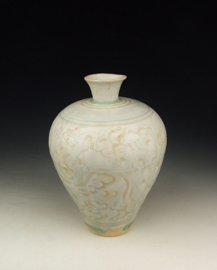 One Jingdezhen Kiln Qingbai Glaze Porcelain Plum Vase